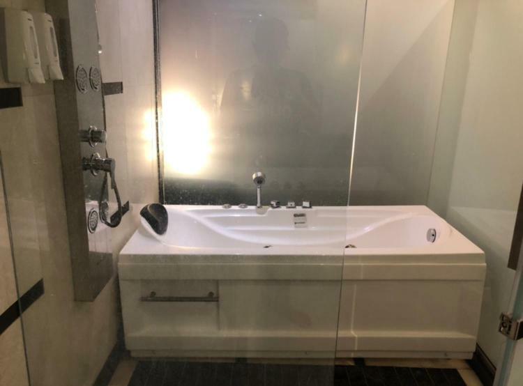 Virat Ambe Sports Club Otel Ulhāsnagar Dış mekan fotoğraf