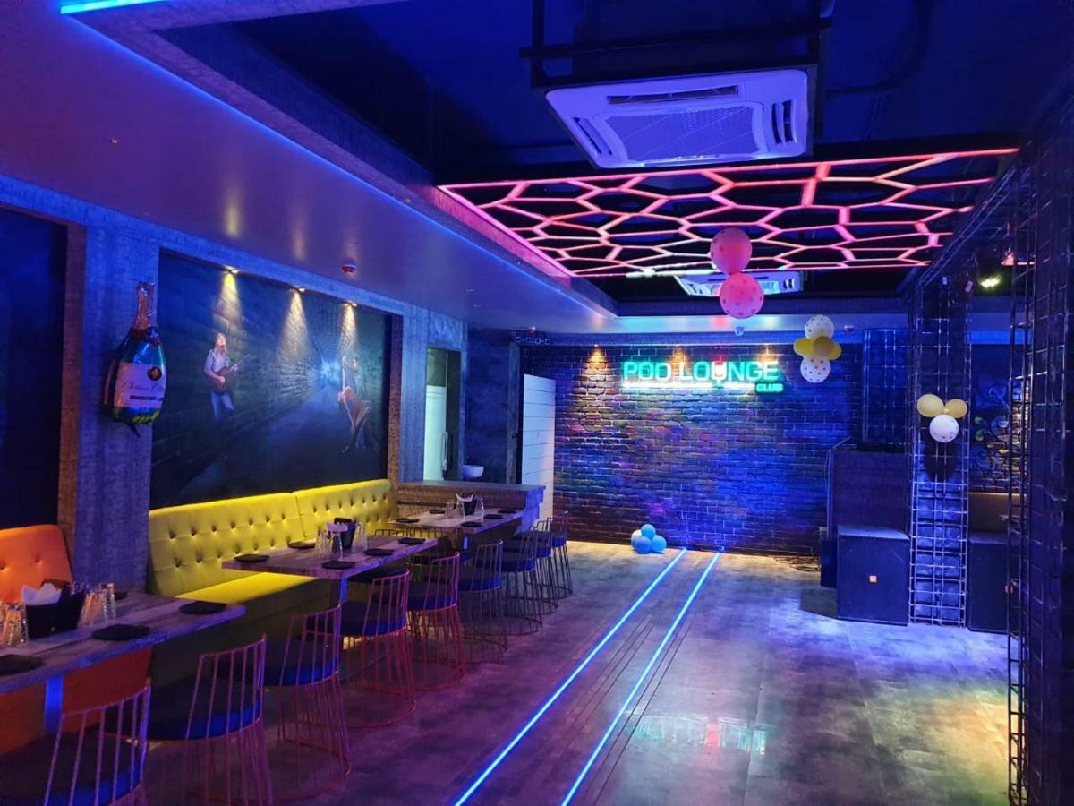 Virat Ambe Sports Club Otel Ulhāsnagar Dış mekan fotoğraf