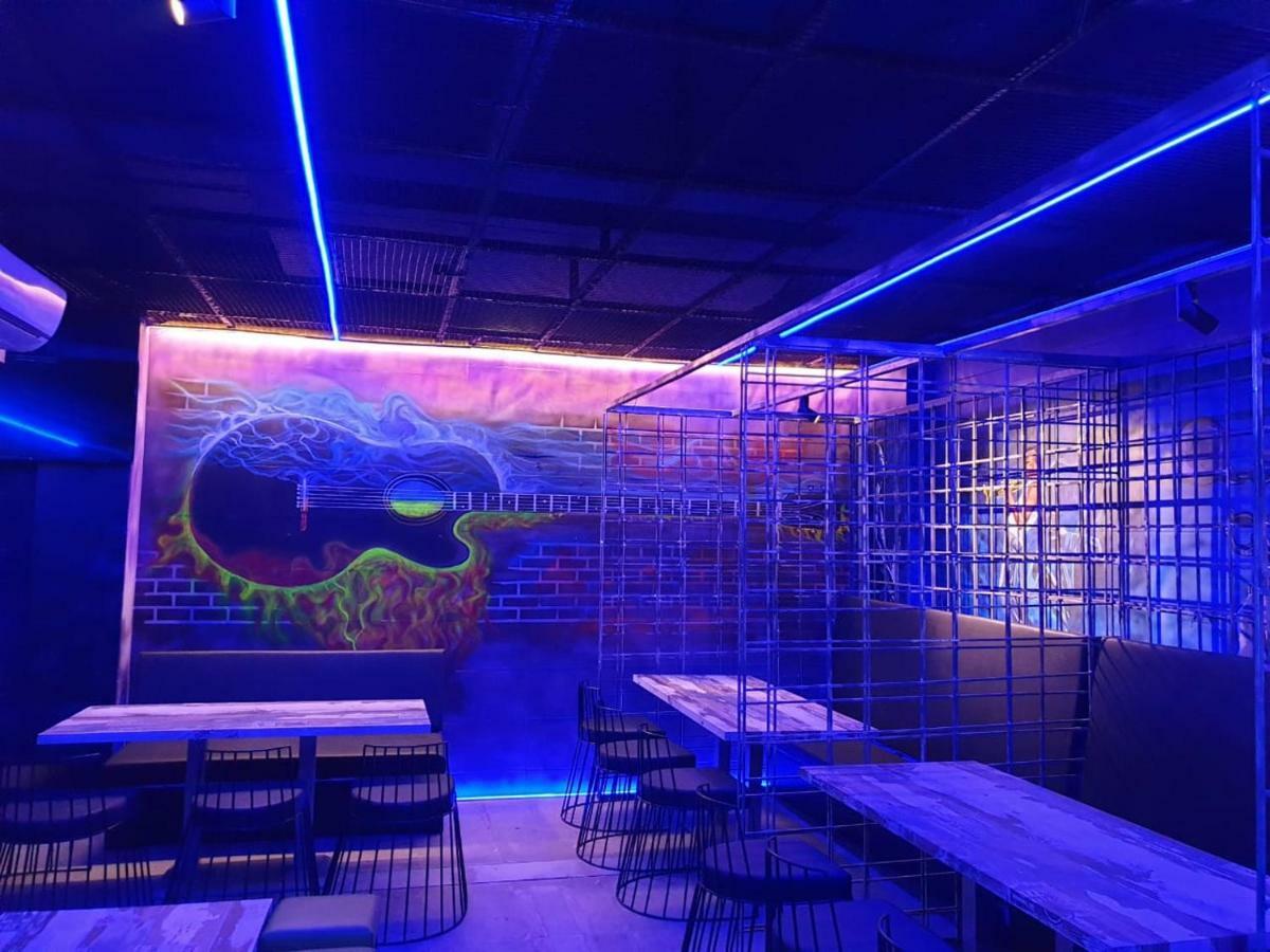 Virat Ambe Sports Club Otel Ulhāsnagar Dış mekan fotoğraf